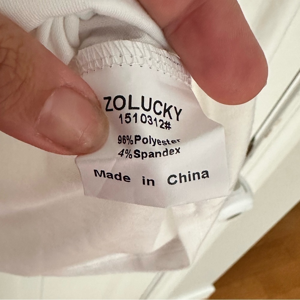 NWT 🔥 Zolucky White Lightweight Long sleeve size Medium - Picture 3 of 6